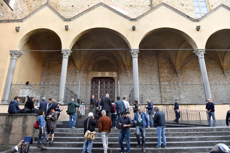 Španělského turistu zabil v bazilice ve Florencii padající kus kamenné výzdoby.