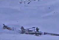 Vrtulník se srazil s malým letadlem. V Alpách našli sedmou oběť neštěstí
