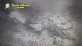 Průmyslové kamery zachytily přesný moment kolapsu italského mostu