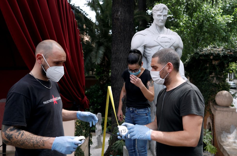 Restaurace v Římě a přípravy na znovuotevření po pandemii koronaviru (15. 5. 2020)