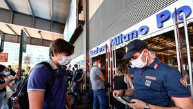 V Itálii se lidé při delších cestách musí prokazovat covidovým certifikátem