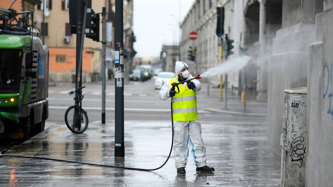 Dezinfekce ulic v Itálii
