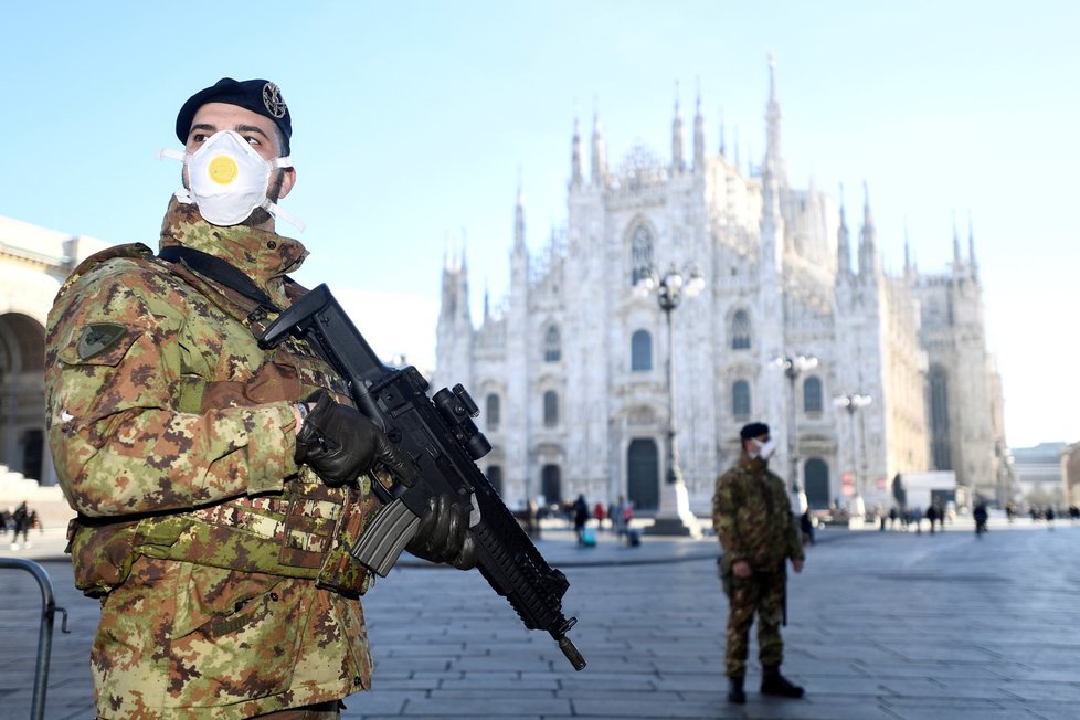 Epidemie v Itálii: Ztichlé ulice, vyprodané obchody, prázdné bary.