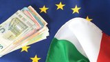 Euro prudce klesá. A krize v italské politice budí obavy z rozpadu eurozóny