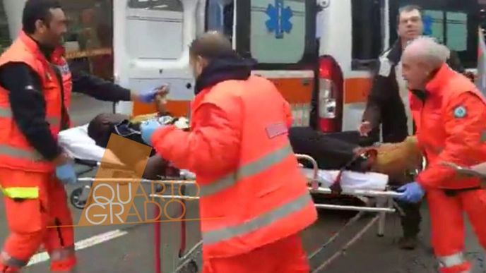Střelec v italském městě Macerato vážně zranil několik lidí