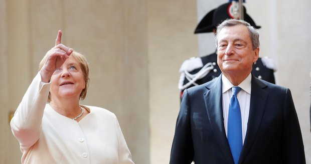 Kdo převezme po Merkelové žezlo lídra v EU? Nejvlivnějším Evropanem italský premiér
