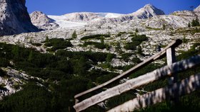Sesuv ledovce v Itálii na Marmoladě