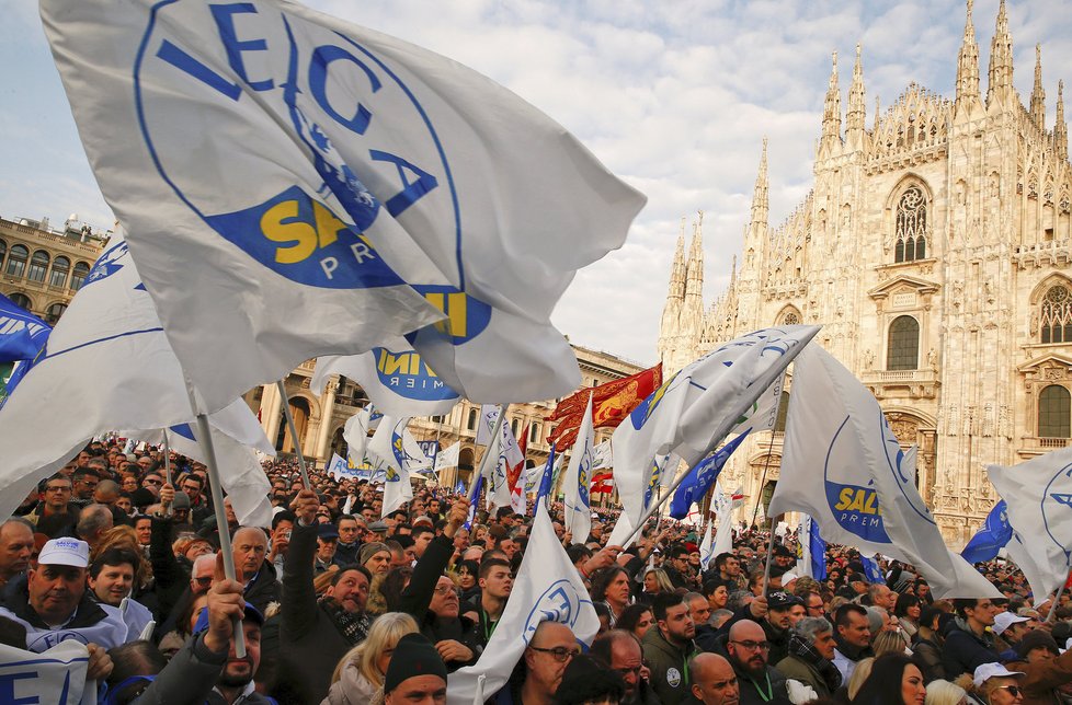 Volbám předcházely anti-fašistické demonstrace. Jedna z největších se uskutečnila v Milánu.