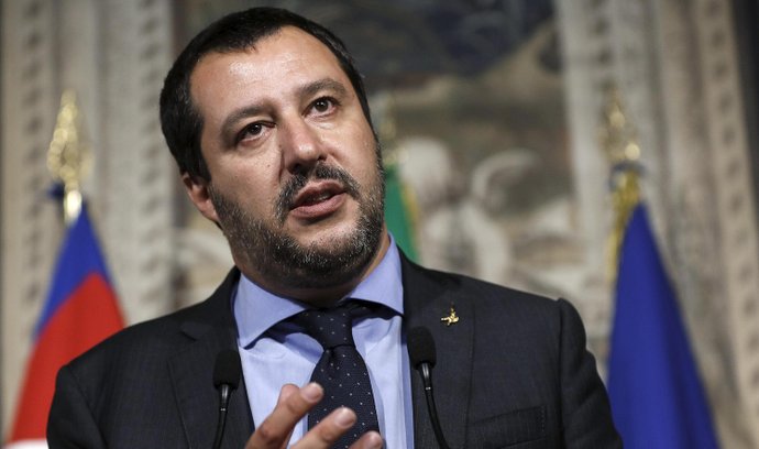 Salvini: Merkelová podcenila riziko sociálních konfliktů, vzestup AfD je „jasnou reakcí“