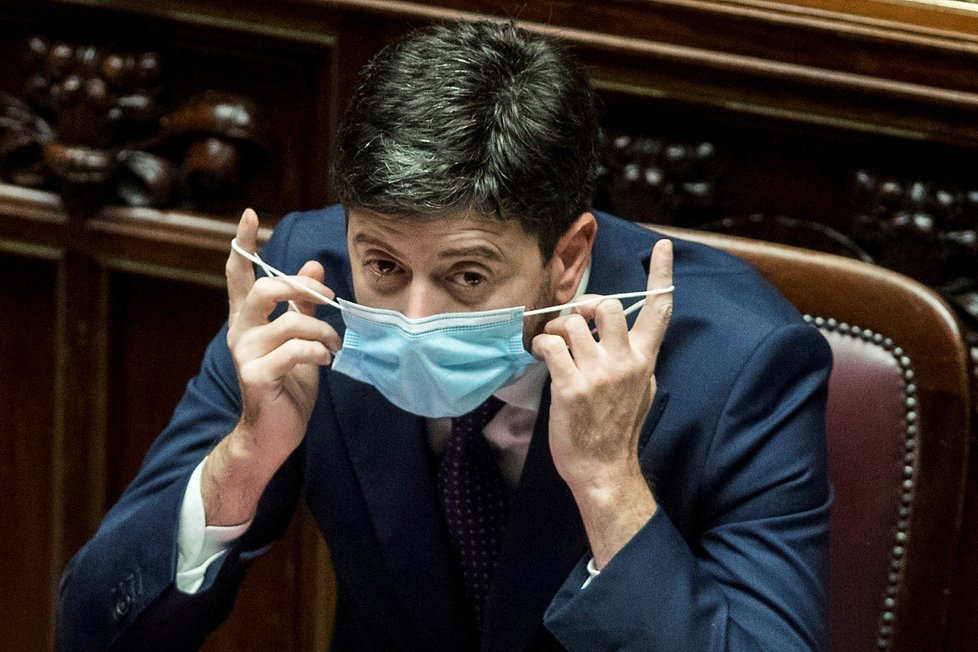 Italský ministr zdravotnictví Roberto Speranza. (7. 10. 2020)