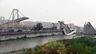 Video ukázalo, že na janovském mostě byla trhlina. Italský řidič ji natočil 2 dny před katastrofou