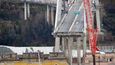 Technici v pátek v Janově začali demolovat západní část mostu, který se loni v srpnu částečně zřítil. Neštěstí si tehdy vyžádalo 43 mrtvých a desítky zraněných. (8.2.2019)