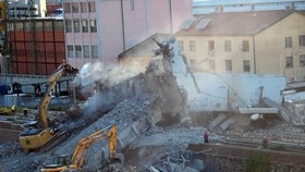 Nový dálniční most v italském Janově, který nahradí viadukt, jenž se částečně před třemi týdny zřítil, už nebude stavět společnost Autostrade per l&#39;Italia.