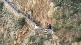 Žena se zřítila z útesu v Itálii.