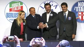 Zleva: Giorga Meloniová, Silvio Berlusconi, Matteo Salvini a Raffaele Fitto.