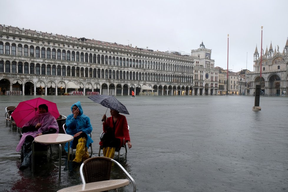 Vydatné deště zaplavily skoro polovinu historického centra Benátek. (12.11.2019)