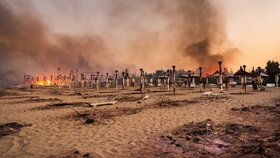 Požáry trápí i Itálii: Rozrůstají se „tak trochu všude“. Zemi má zasáhnout až 48 °C