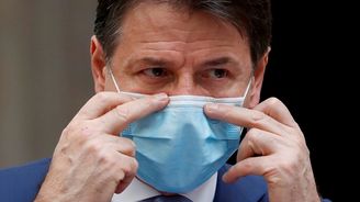V Itálii uprostřed pandemie zuří mocenský boj mezi Contem a „Ničitelem“ Renzim