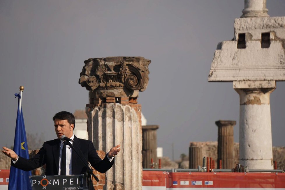 Italský premiér Renzi oficiálně zpřístupnil v Pompejích dalších šest původních římských domů.