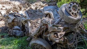 Sesuv půdy zabil na severu Itálie tři lidi, jedním z nich je Čech. Půda a velké množství bahna se navalily na automobily parkující před jednou z chat a smetly je.