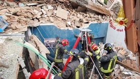 Na předměstí italského Turína došlo k neštěstí. Po zřícení dvoupatrové budovy zemřel čtyřletý chlapec.