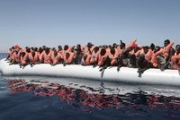 Pašerák u jemenských břehů utopil 50 migrantů, lekl se úředníků