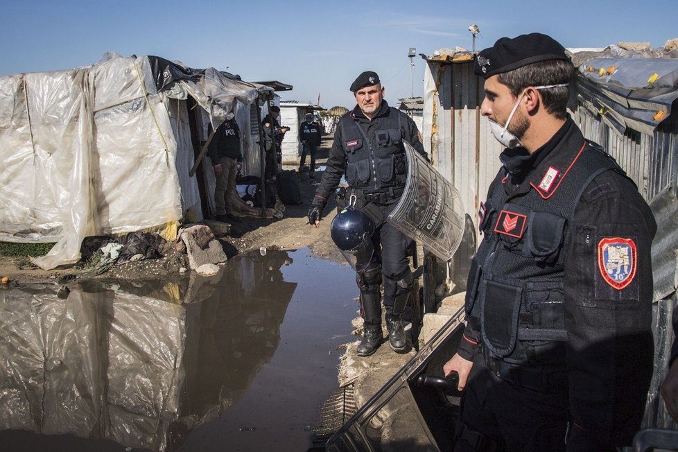 Italská vláda nechala zdemolovat uprchlický tábor na jihu země.
