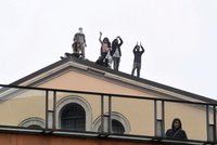V italských věznicích hrozivě přibylo sebevražd. Experti viní covid a restrikce
