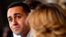 Ve Středozemním moři už naštěstí nepůsobí lodě nevládních organizací a nahradily je povolané orgány, řekl v pátek italský vicepremiér Luigi Di Maio