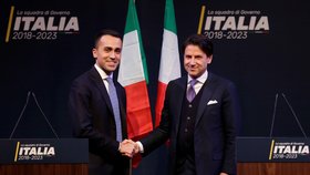 Italský vicepremiér Luigi Di Maio, jehož setkání s francouzskými žlutými vestami spor vygradovalo, na facebooku zopakoval a obhajoval své pozice