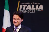 Italskou vládu povede nezkušený profesor. Rusko velebí, na migranty „bere hůl“
