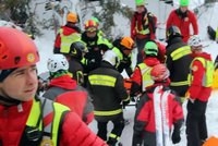 Příběh šťastné záchrany z hotelu pod lavinou. Ženu s dětmi spasil oheň a kuchyně