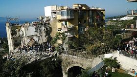 K neštěstí došlo ve městečku Torre Annunziata, které leží na úpatí Vesuvu.