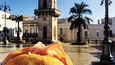 Klasiku panino cegliese s mortadellou a sýrem vám připraví v bistru přímo na náměstí města Ceglie
