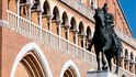Nejslavnější jezdecká socha Itálie a možná nejen jí. Pan Gattamelata jede na koni a je to krásný pohled.