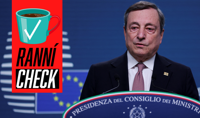 Premiér Mario Draghi provádí Itálii rozbouřenými vodami.