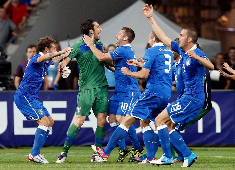 Italská radost po postupu do semifinále ME 2012 v Polsku a Ukrajině