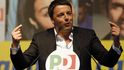 Italský premiér Matteo Renzi v době, když si ještě v evropských volbách šel pro jasné vítězství.