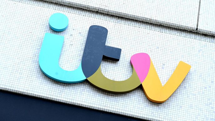 Britská mediální skupina Sky z amerického nadnárodního koncernu Comcast se dohodla na koupi televizních kanálů a streamovací platformy britské televizní společnosti ITV za až 1,6 miliardy liber (45,2 miliardy korun). Britská mediální skupina Sky z amerického nadnárodního koncernu Comcast se dohodla na koupi televizních kanálů a streamovací platformy britské televizní společnosti ITV za až 1,6 miliardy liber (45,2 miliardy korun).