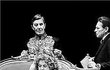 V inscenaci Marie Stuartovna hrála Iva Janžurová svou první královnu Alžbětu. Paruka a mohutný kostým jí zachránily život. Jednou na ni totiž spadla těžká kulisa. (Národní divadlo, prem. r. 2000, s Borisem Rösnerem a Františkem Němcem).
