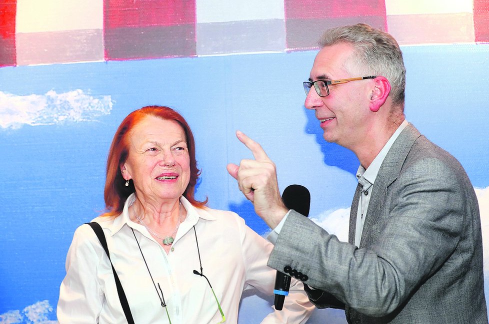 Profesor Petr Neužil chodí na všechny její premiéry.