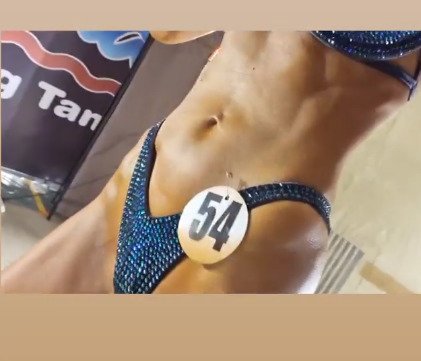 Iva Pazderková na soutěži Bikini fitness