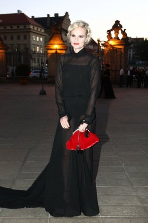 Iva Pazderková: Dramatická etuda femme fatale