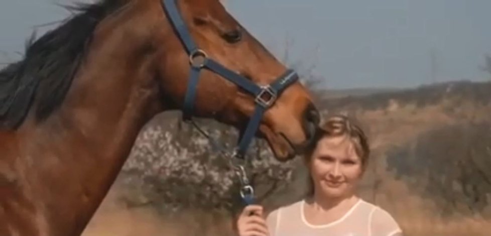 Iva nešťastně upadla z koně. Pád jí jednou pro vždy změnil život.