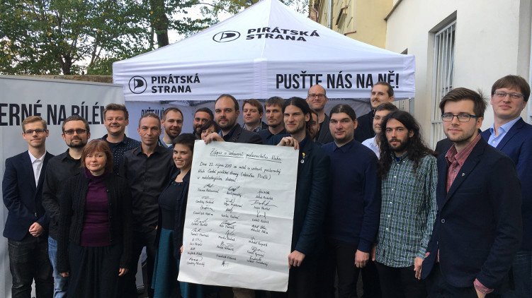 Poslanecký klub Pirátů: Ve volbách „urvali“ 22 křesel.