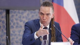 Vicepremiér Ivan Bartoš (Piráti) na tiskové konferenci ke konsolidačnímu balíčku (11. 5. 2023)