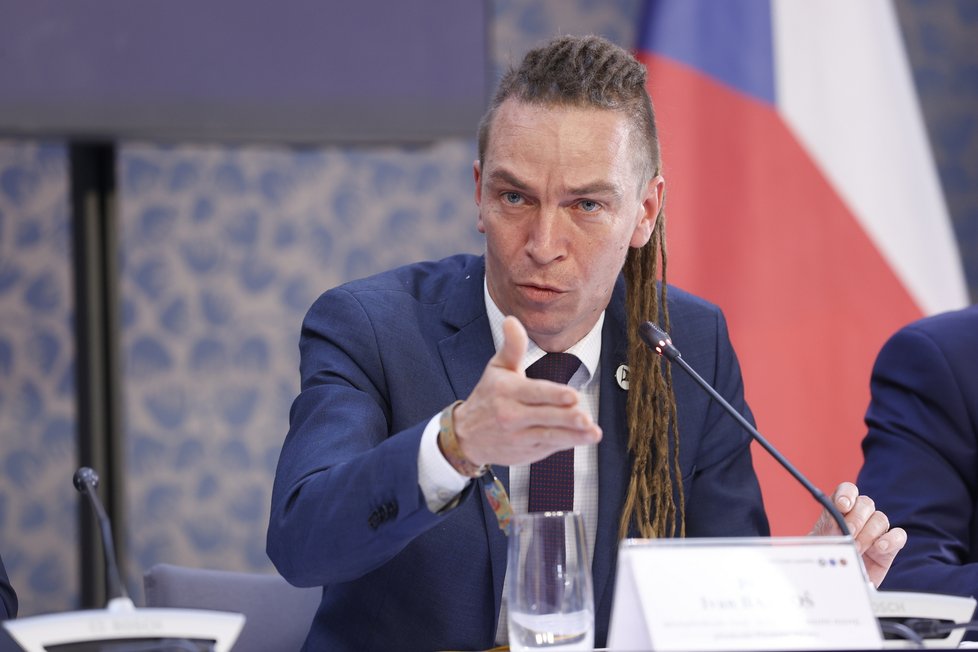 Vicepremiér Ivan Bartoš (Piráti) na tiskové konferenci ke konsolidačnímu balíčku (11.5.2023)
