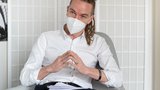 Šéf Pirátů Bartoš: Opatření jako „buzerace bez efektu“? Vláda zapomněla na život lidí
