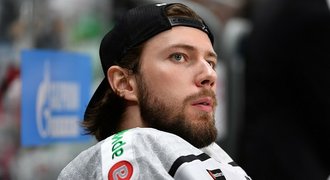 Šéf KHL brání trestaného Fedotova: Trváme na tom, že může chytat