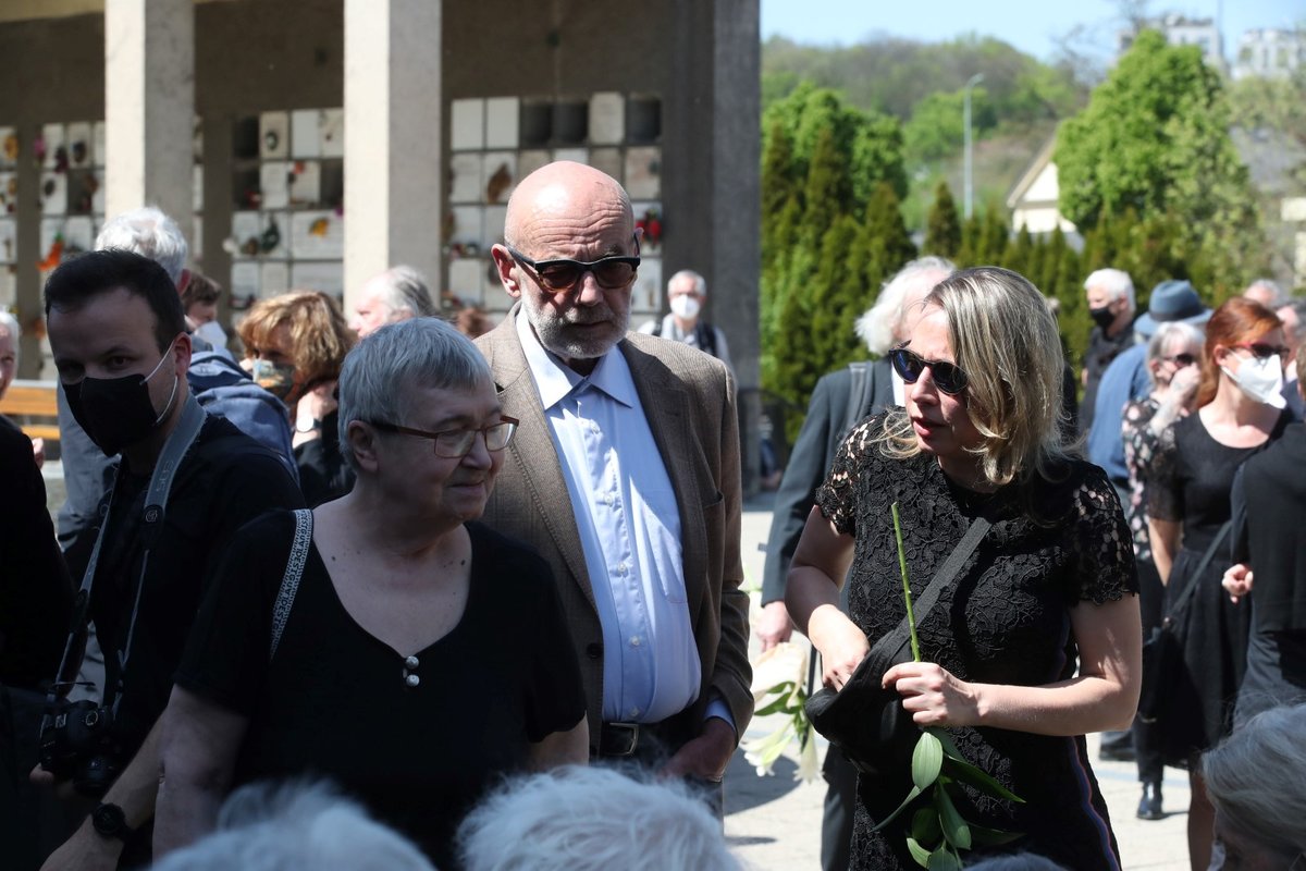 Jan Ruml a Kateřina Bursíková Jacques na pohřbu Ivana M. Havla.